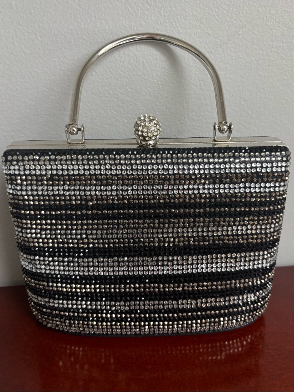 Elegant Black & Silver Crystal Evening Handbag w/silver link shoulder strap